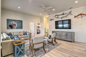 6 Mi to Beach Rockport Home with Pool Access!
